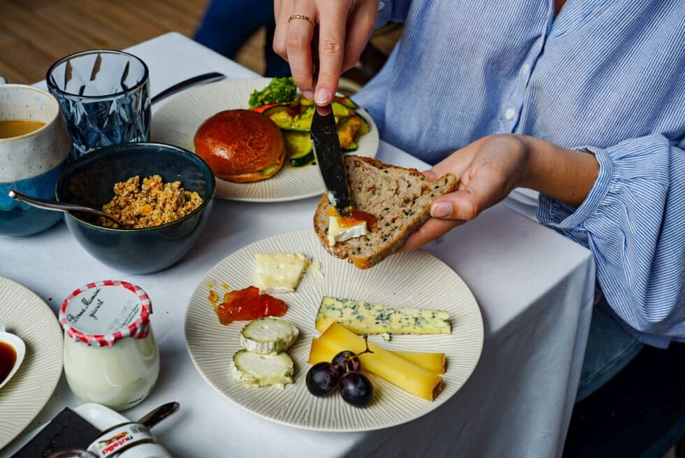 LE DIAMANT BLEU,  Brunch Gourmand à Volonté sur la Seine – Image 5